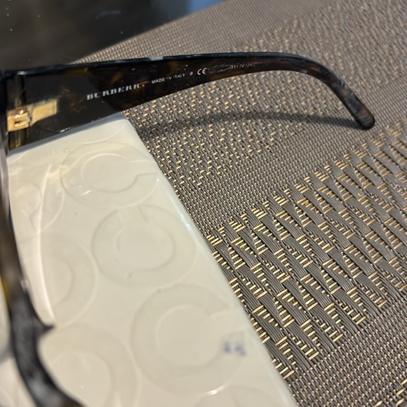 BURBERRY HAVANA GLASSES π₯π₯π₯π₯ - Picture 6 of 13